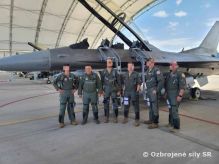 Generl Zmeko na kontrole vcviku slovenskch pilotov F-16 