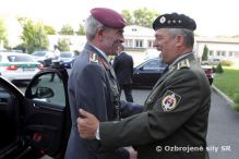 Velite Spolonho velitestva sl NATO na nvteve v Bratislave